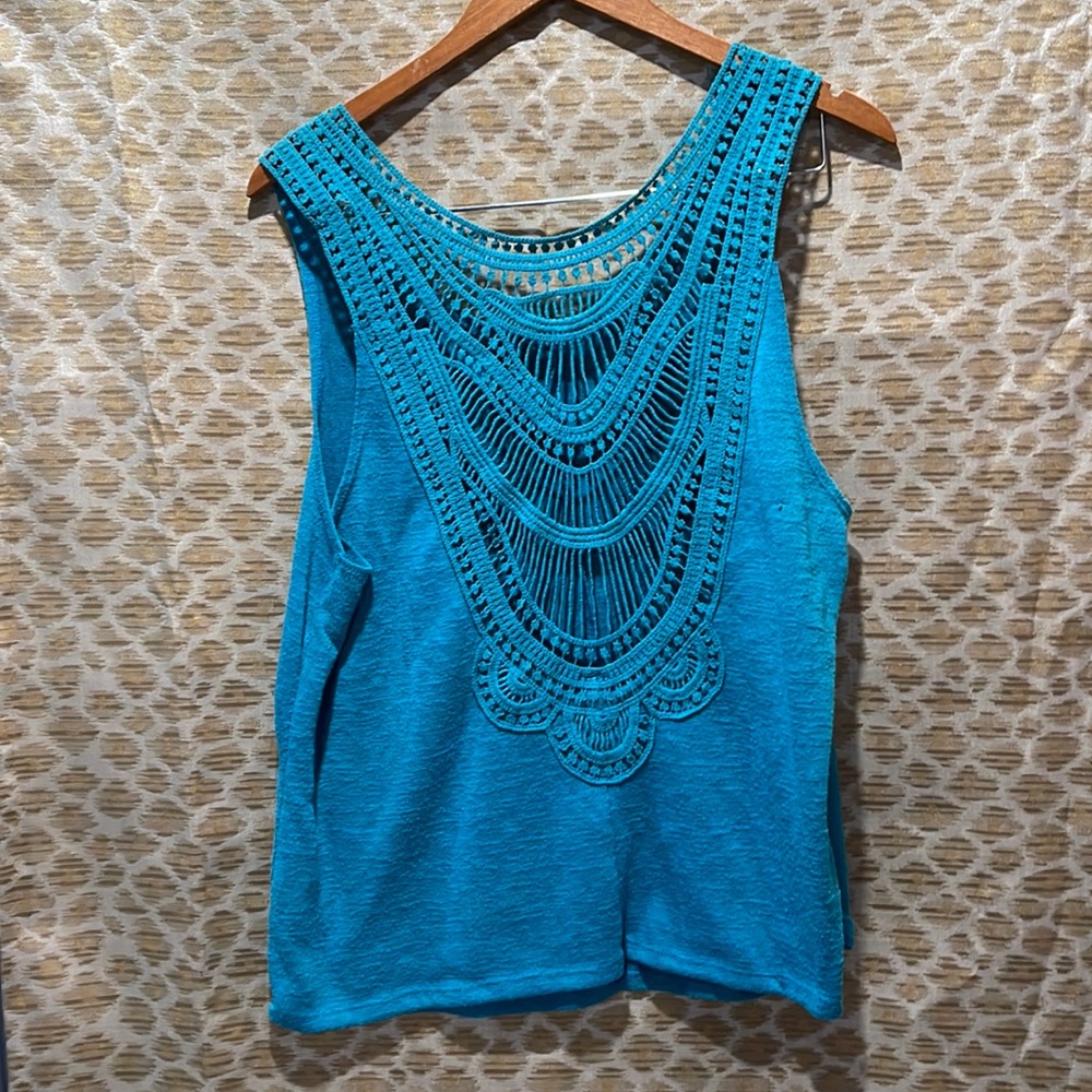 3 for $20 Knit & crochet Sleeveless shirt L